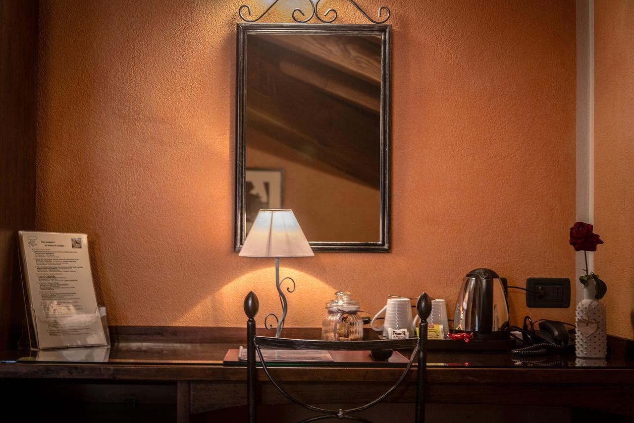 ポッレイン Lo Teisson Bed & Breakfast エクステリア 写真