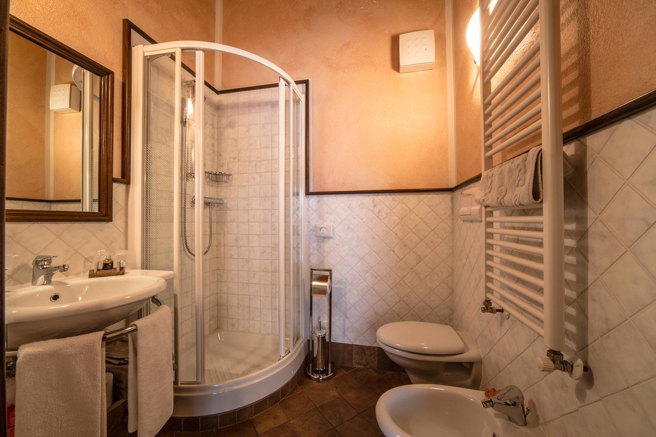 ポッレイン Lo Teisson Bed & Breakfast エクステリア 写真